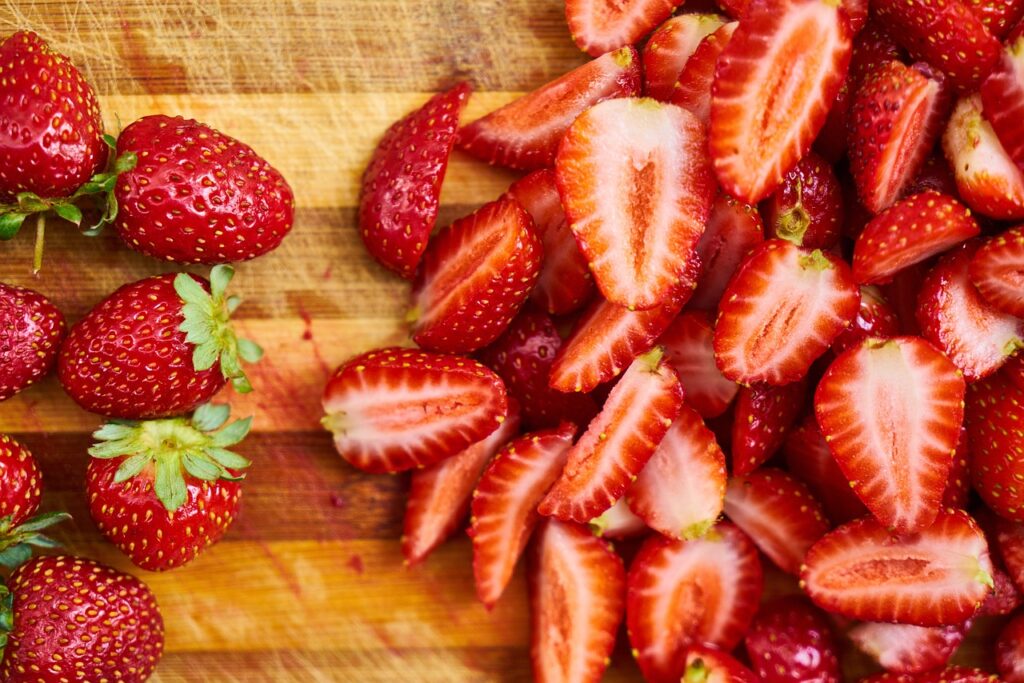 strawberries, red, sliced, fruits, sliced strawberries, fresh, ripe, harvest, organic, produce, fresh produce, healthy, food, healthy eating, delicious, strawberries, strawberries, strawberries, strawberries, fruits, food, food, food, food, food